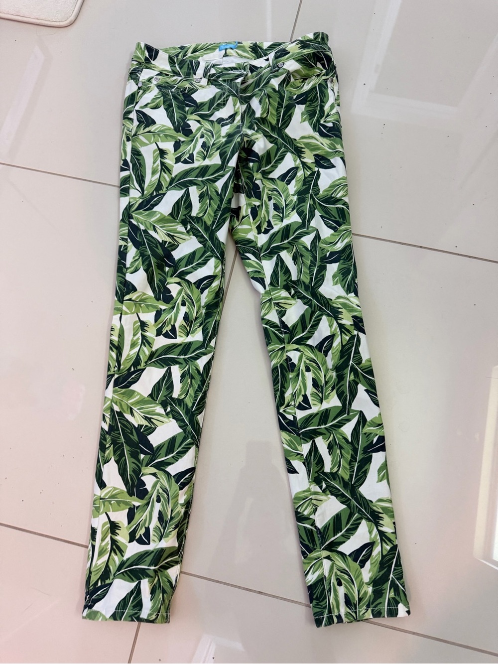 J. McLaughlin White Leggings with Green Leaf Print